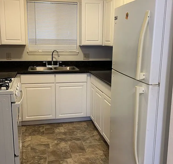 962 W Center St — Photo 8
