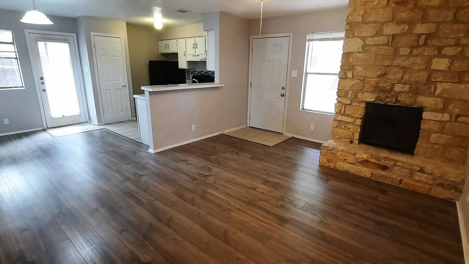 823 Taulbee Ln #B Prime Crestview Spot with Easy Access to Freeway Triangle — Photo 1