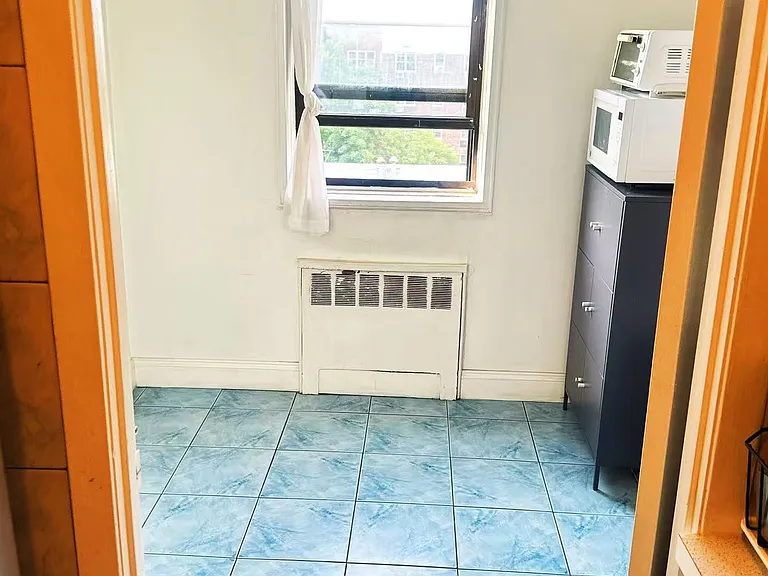14336 Barclay Ave #6C — Photo 17