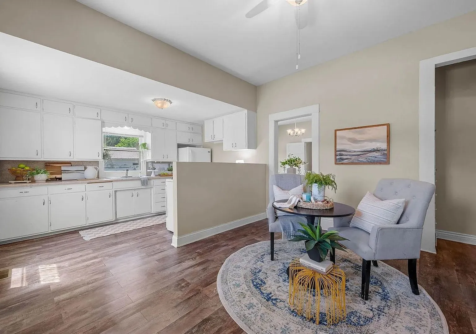 Charming 3 Bedroom - 1 Bath House! — Photo 2