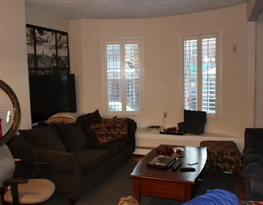 2 bed, 1.0 bath, 9999 sqft, $1,200 — Photo 3