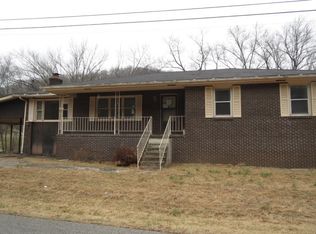 58 McKenzie Ave, Auxier, KY 41602