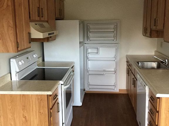3rd image of 1203 Villa Dr APT E
