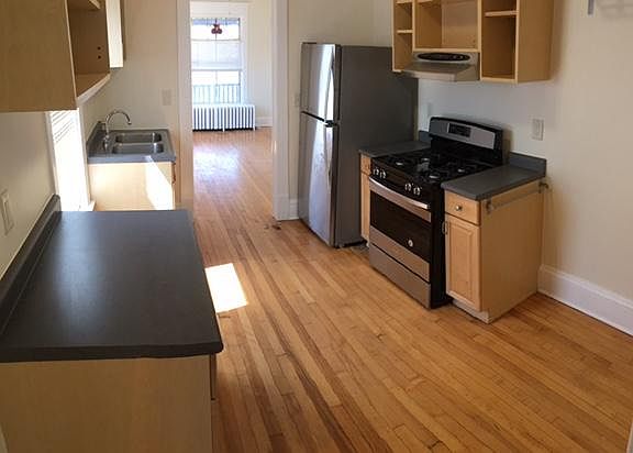 4th image of 3025 Garfield Ave
