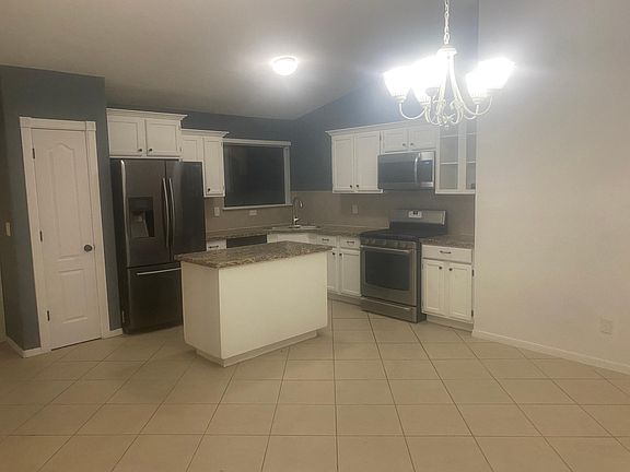 Amazing open concept kitchen