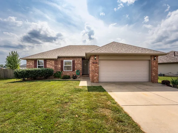 135 Pinyon Avenue, Rogersville, MO 65742