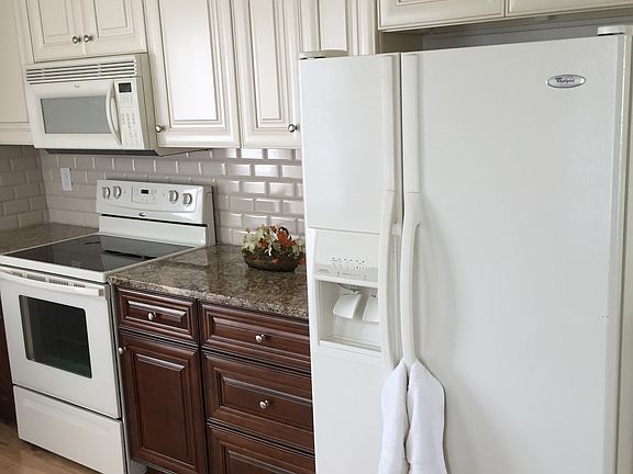kitchen from front hallway