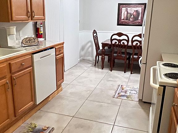 4th image of 7507 Kenwood Rd