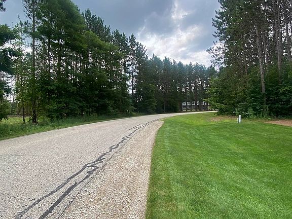 4th image of 413 Maplebrooke Ln
