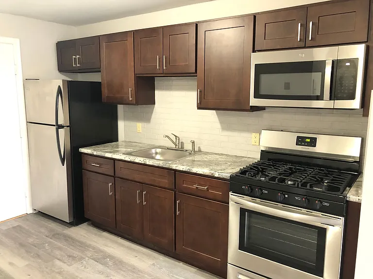 42 Oakland Ave — Photo 3
