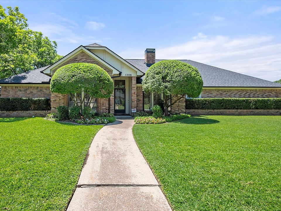 1st image of 1208 Fairfax Dr