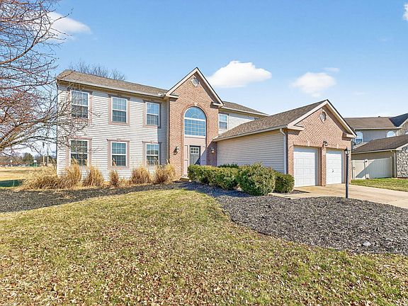 3rd image of 139 Knights Bridge Dr N