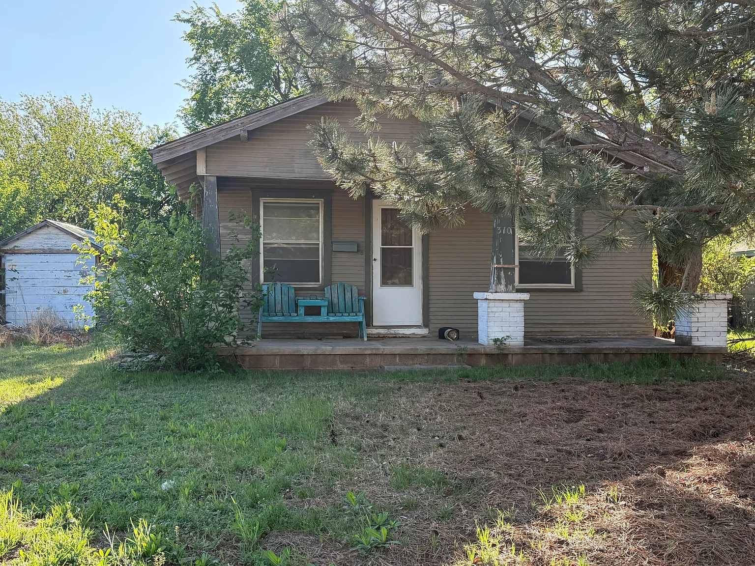 310 N Dakota Ave — Photo 1