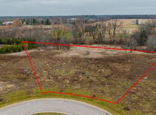 13745 N Pine View Ct, Mequon, WI 53097