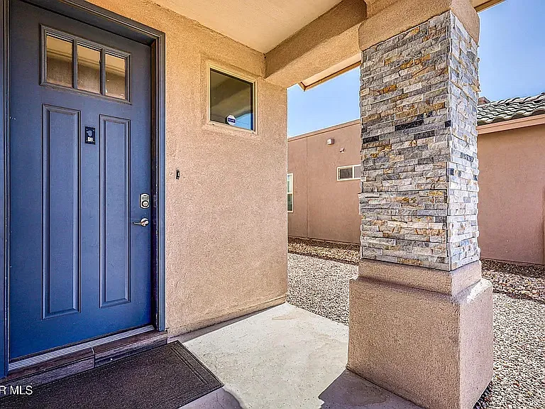 Building Photo - 4576 Marisabel Azcarate St