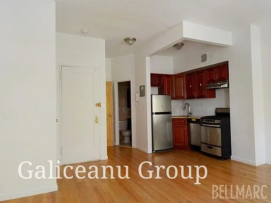 Rented by Lexington Real Estate Group | media 36