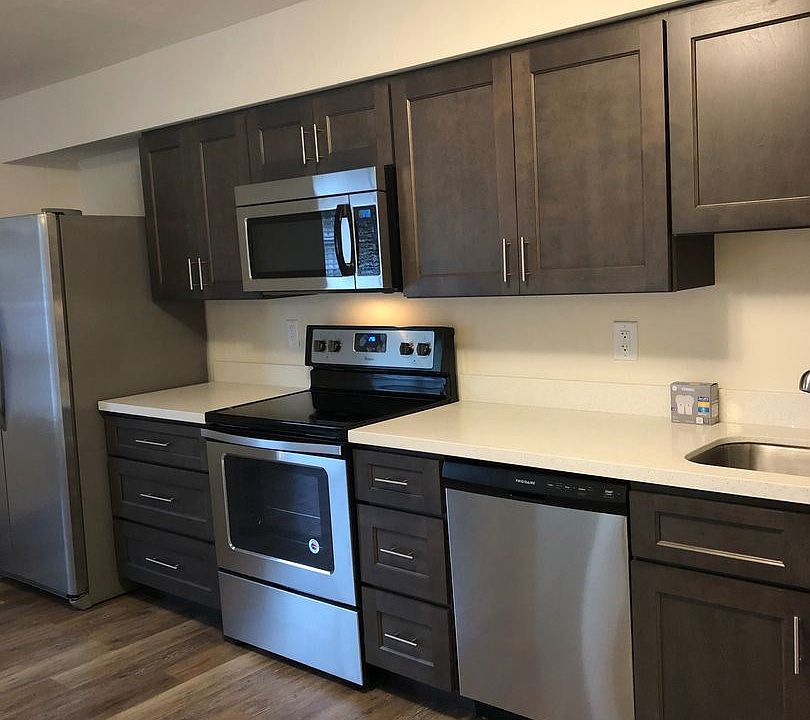1st image of 110 SE 8th St #11
