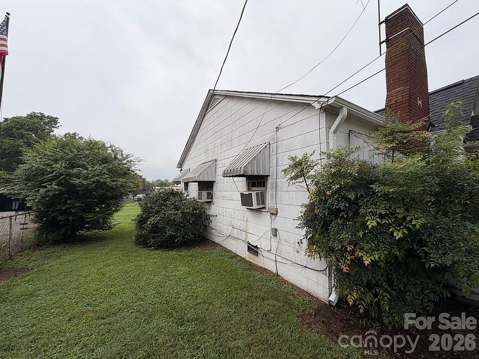 2nd image of 112 Rumple St