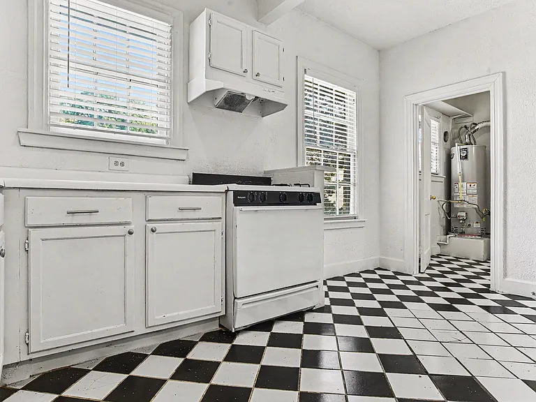 4515 Swiss Ave — Photo 21