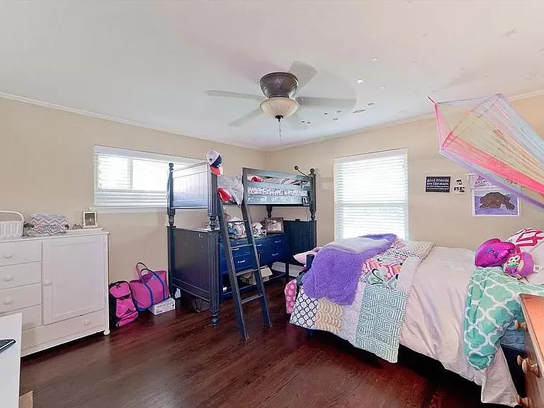 6215 Saratoga Cir — Photo 9