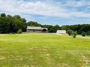 385 Tate Rd, Raleigh, IL 62977