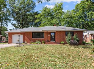 526 Country Squire St, Bethalto, IL 62010