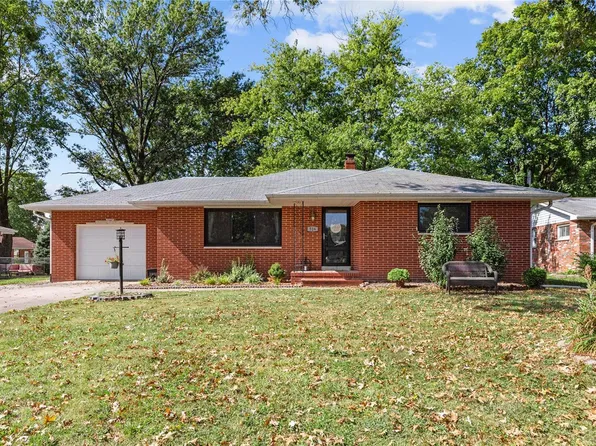 526 Country Squire St, Bethalto, IL 62010