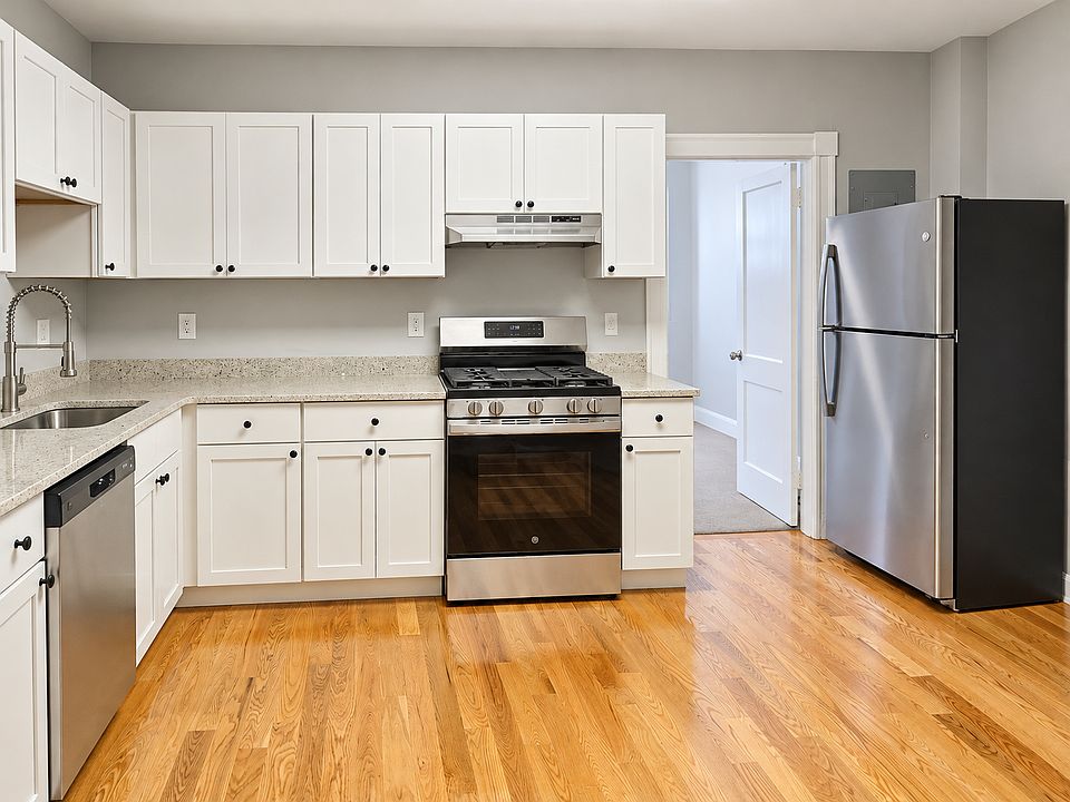 1st image of 11 Park St APT 3