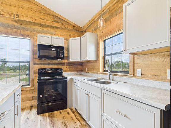 5th image of 157 Hill Country Cabin Ln