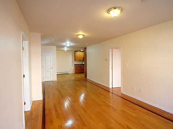 3rd image of 14062 Burden Cres APT 5A