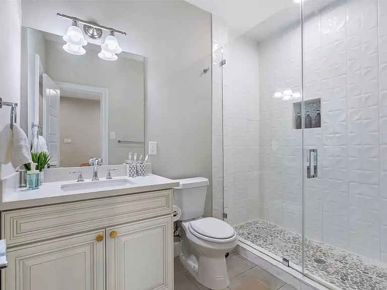 1719 Blodgett St — Photo 27