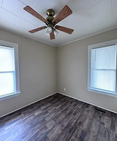 1391 SW Brown St — Photo 8
