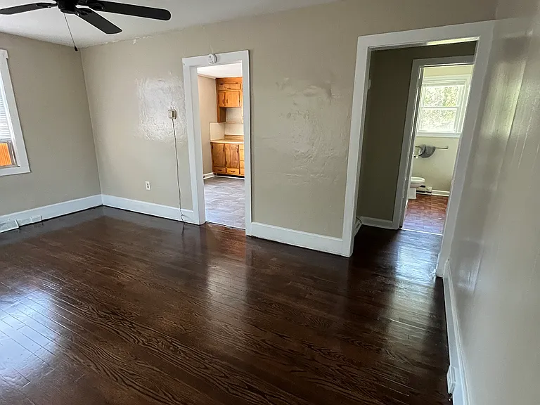 1526 Dunbar St NW — Photo 1