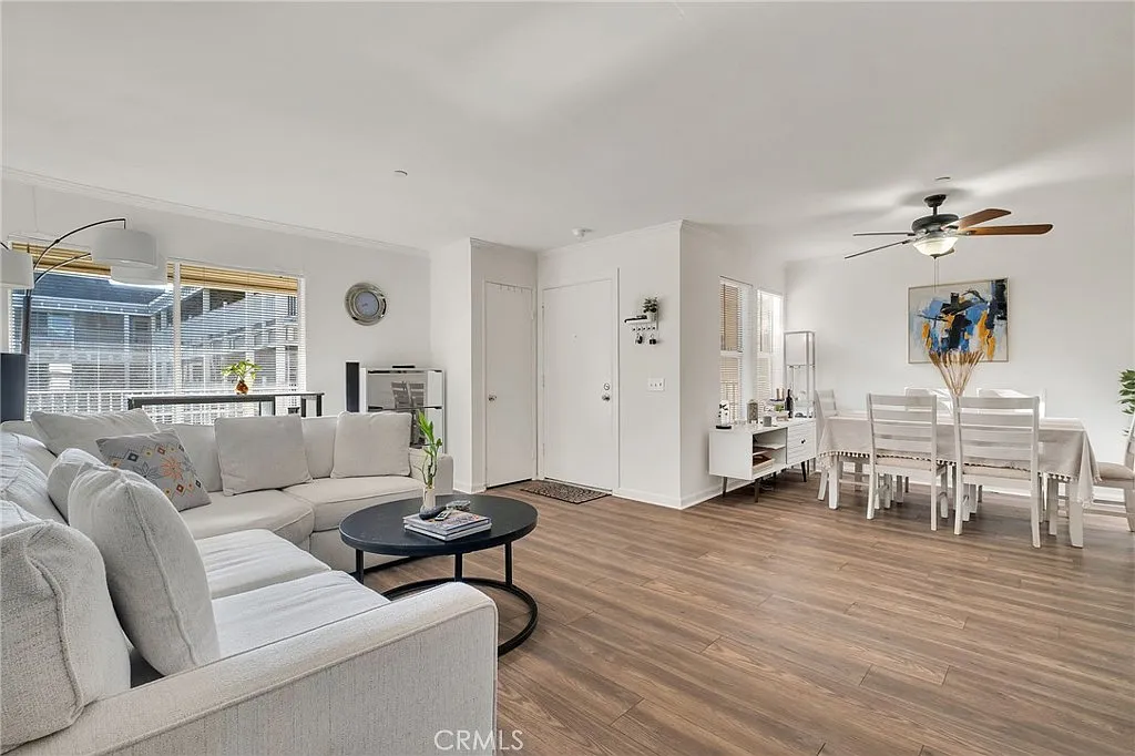 2 bed, 1033 sqft, $2,795 — Photo 4