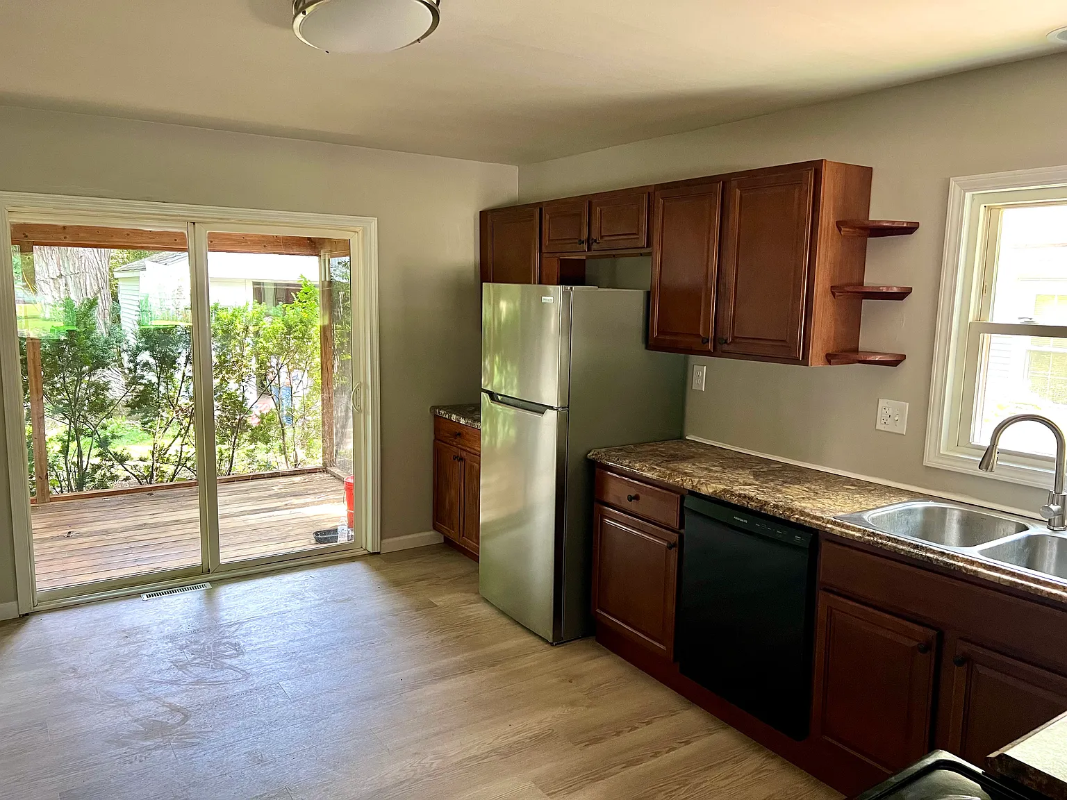 2 bed, 928 sqft, $1,350 — Photo 4