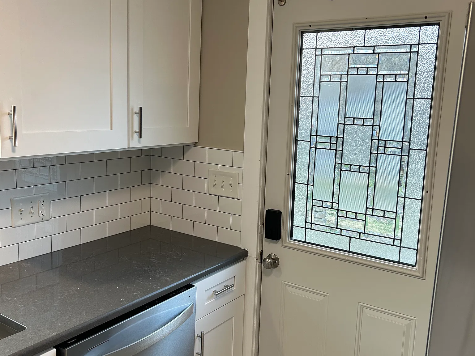 4 bed, 1050 sqft, $2,300 — Photo 4