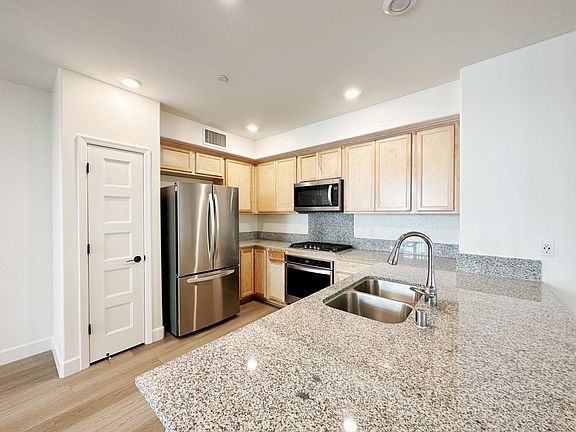 4th image of 3067 Lina St #5
