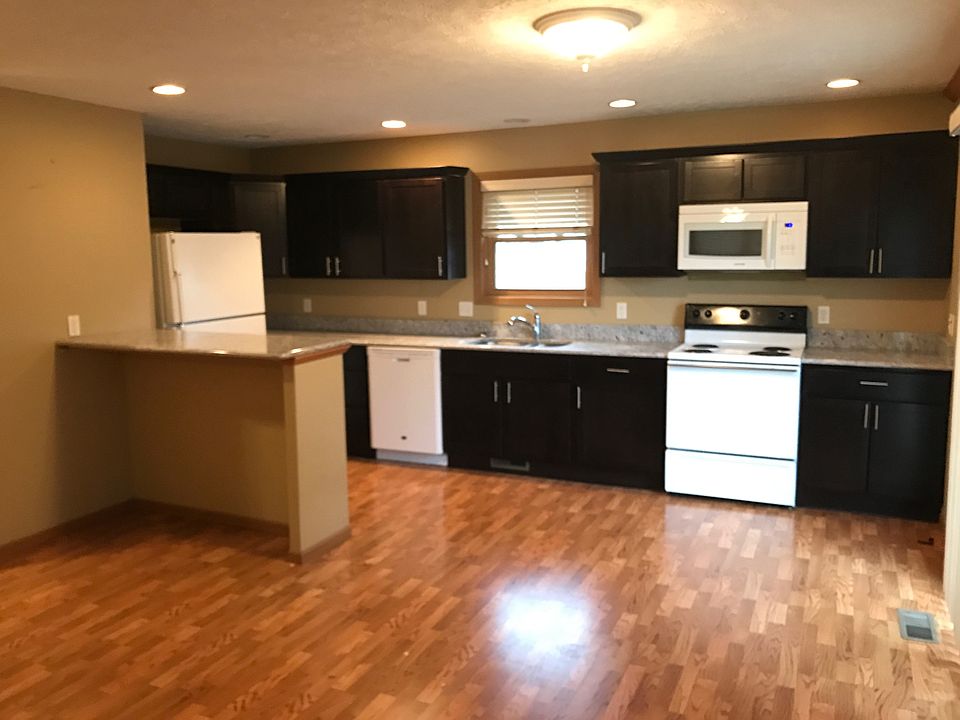 2nd image of 1717 Annette Ln