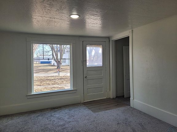 3rd image of 300 N Maple St