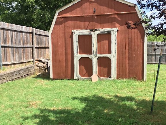 5th image of 826 La Sierra Ct