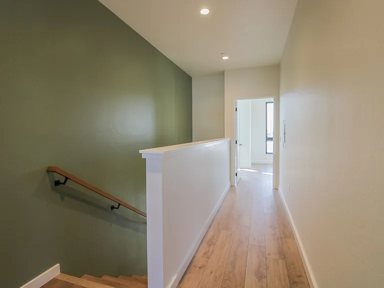 Newly Built Luxury Apartments in San Luis Obispo "Little Italy" — Photo 25