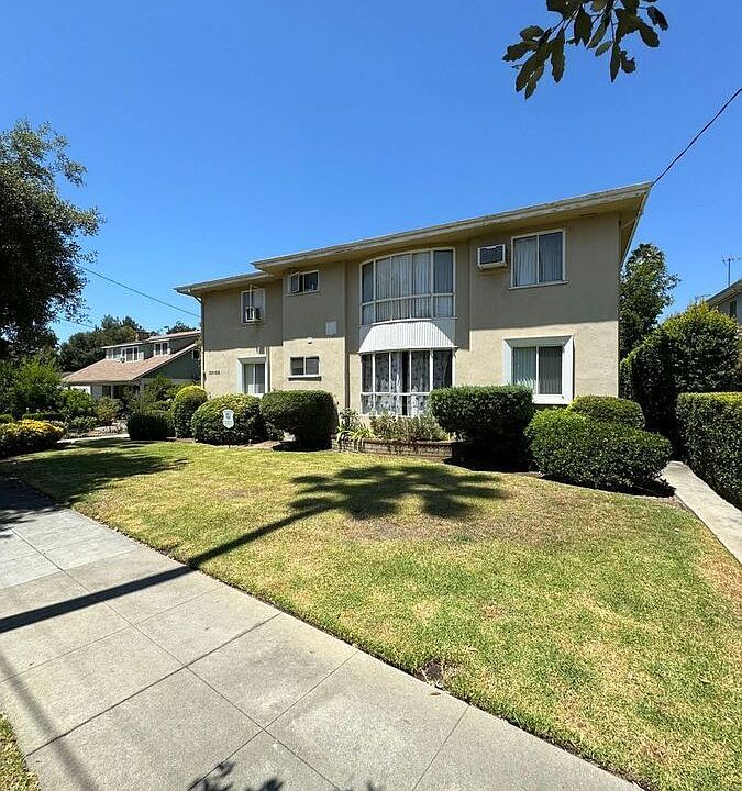 1st image of 914 Arroyo Dr