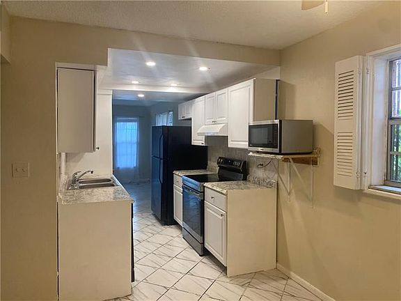 3rd image of 620 Tennis Club Dr APT 109