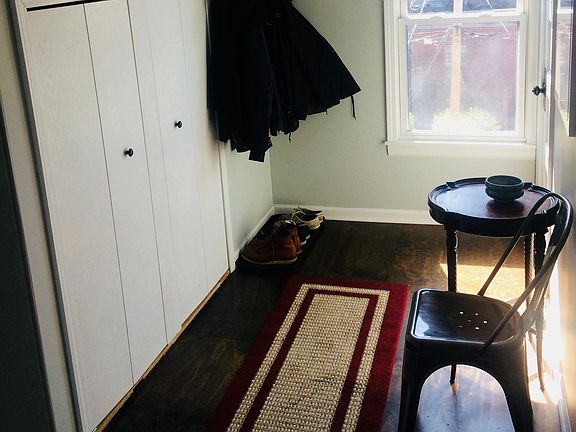 Unit entry hallway
