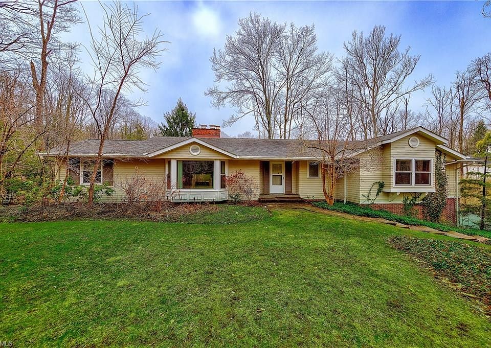 1st image of 7131 Deepwood Dr