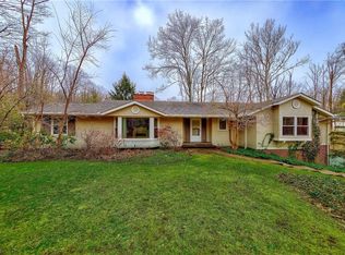 7131 Deepwood Dr, Chagrin Falls, OH 44022