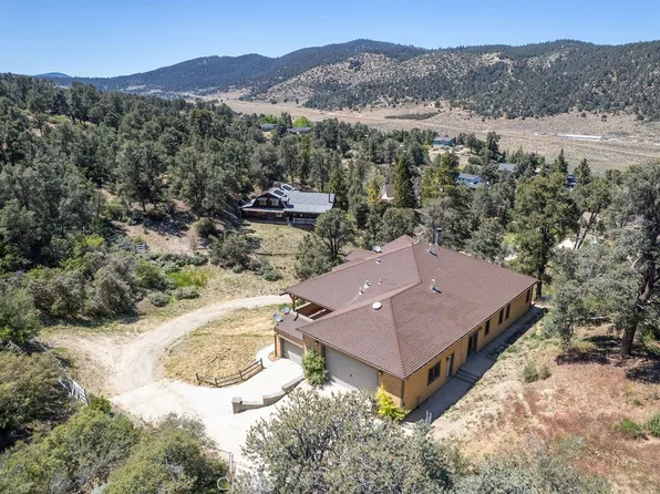 1216 Leisure Ln, Frazier Park, CA 93225