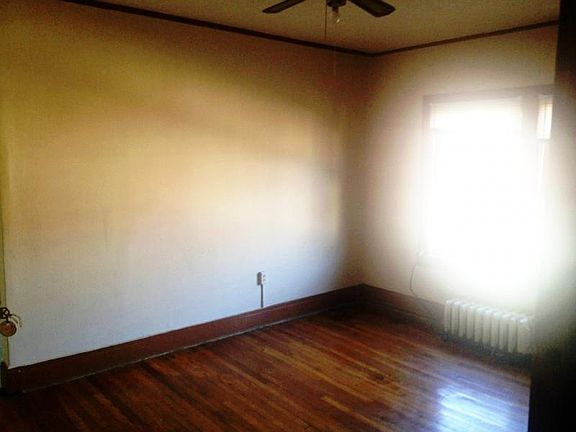 3rd image of 2004 Atkins Ave APT 4