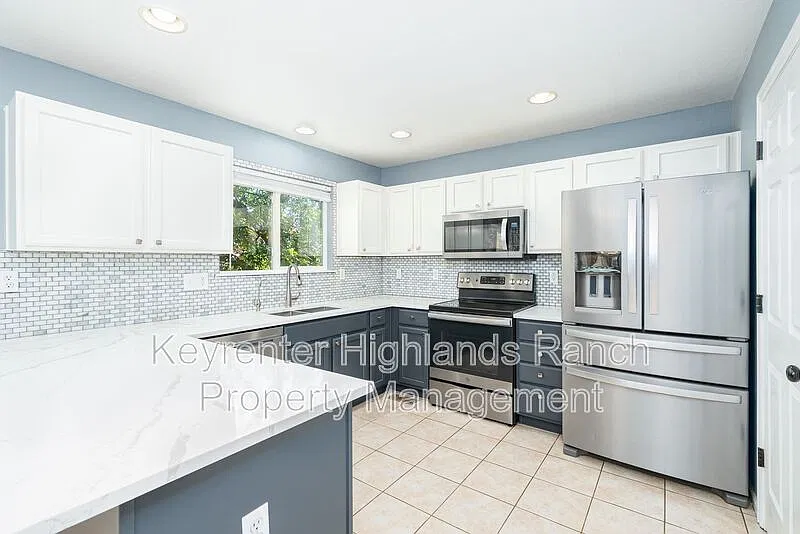 5 bed, 4.0 bath, 2320 sqft, $3,700 — Photo 3
