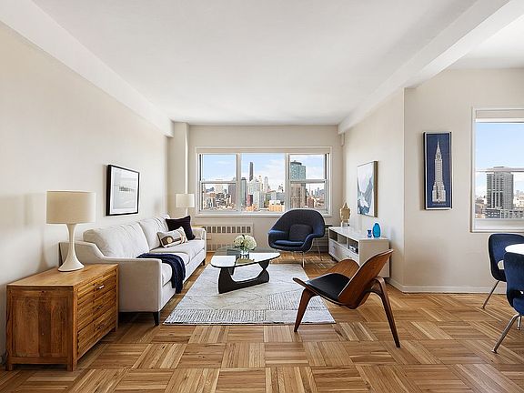 3rd image of 10 Plaza St E Unit 14-G